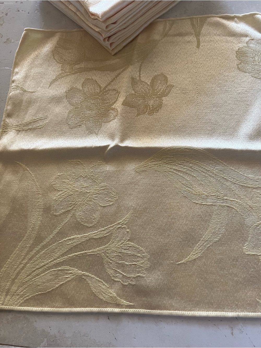 Lot of 8 Napkins Elegant Yellow w/ embossed floral 16" X 16" Great Condition